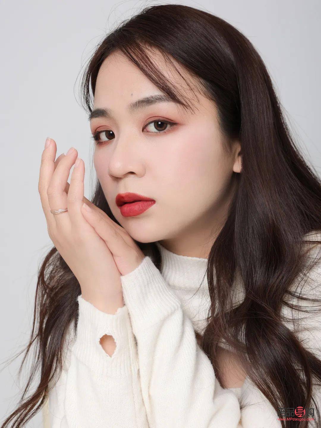 女生怎么选择彩妆(女生怎么选择彩妆颜色)