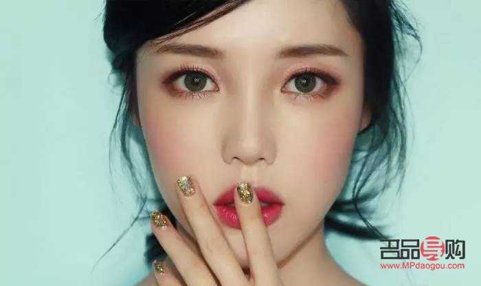 女生怎么选择彩妆(女生怎么选择彩妆颜色)