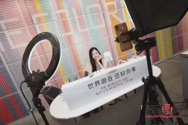 <h3>彩妆引流策略大揭秘：打造魅力彩妆品牌，吸引无数粉丝追捧！</h3>
