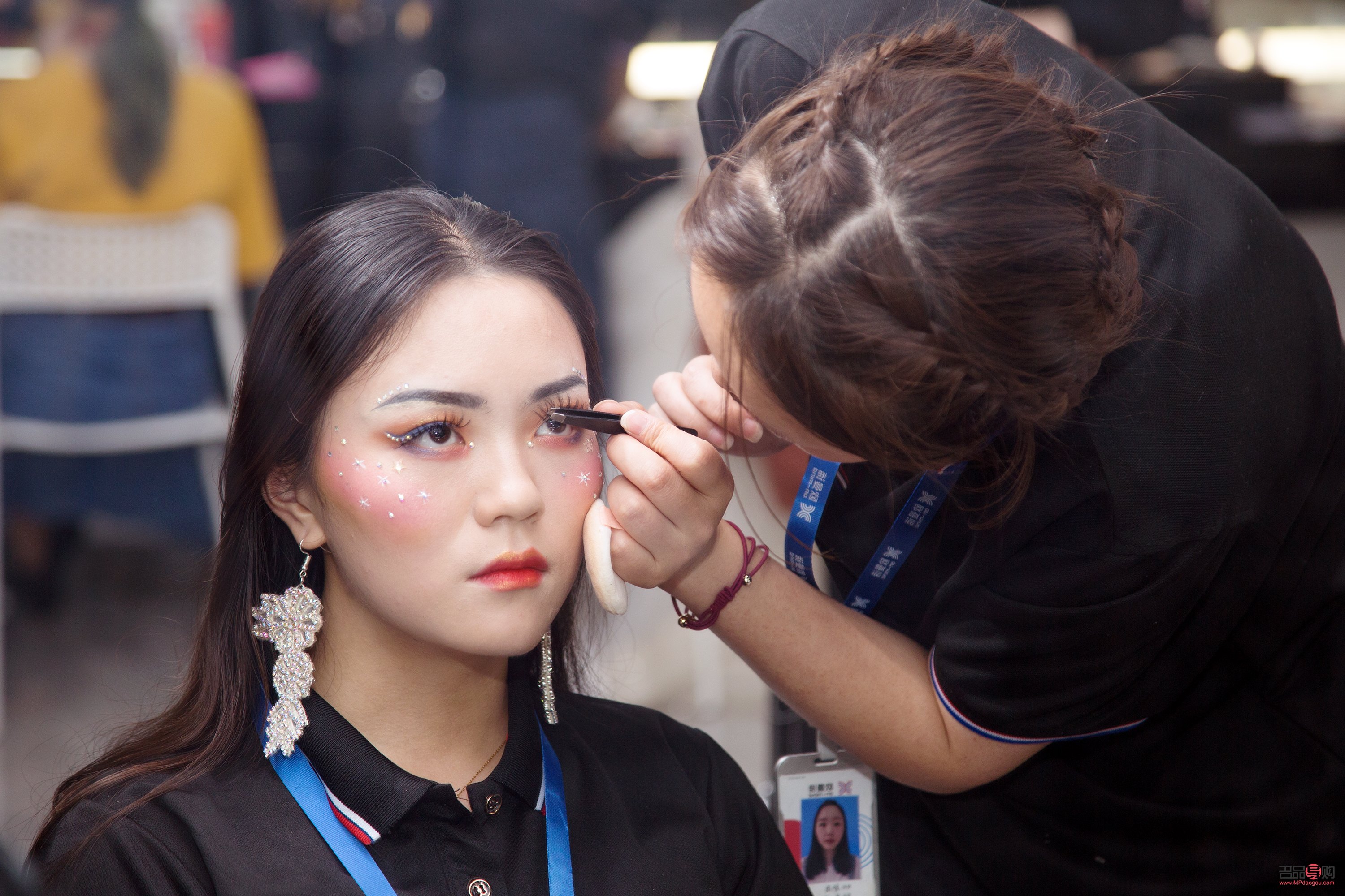 彩妆团队怎么加入：一步步助您实现彩妆梦想