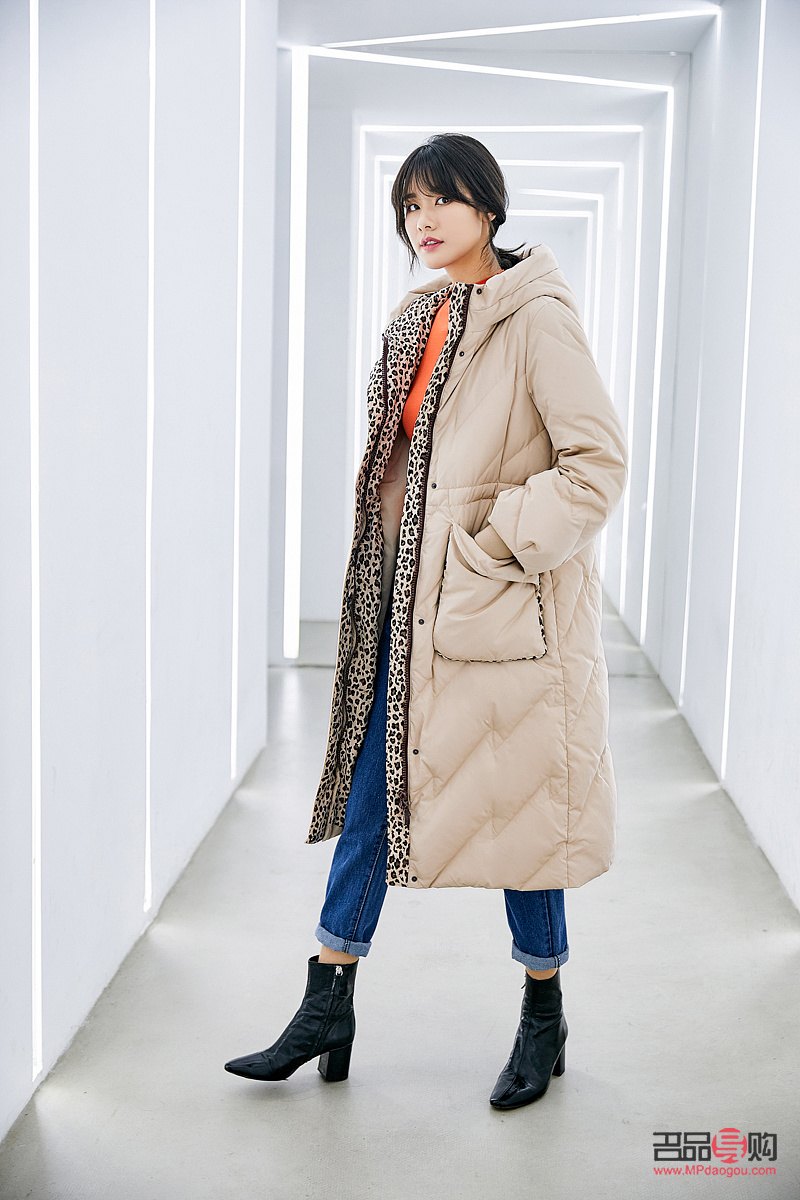 收到礼物羽绒服怎么拍(收到礼物羽绒服怎么拍照)