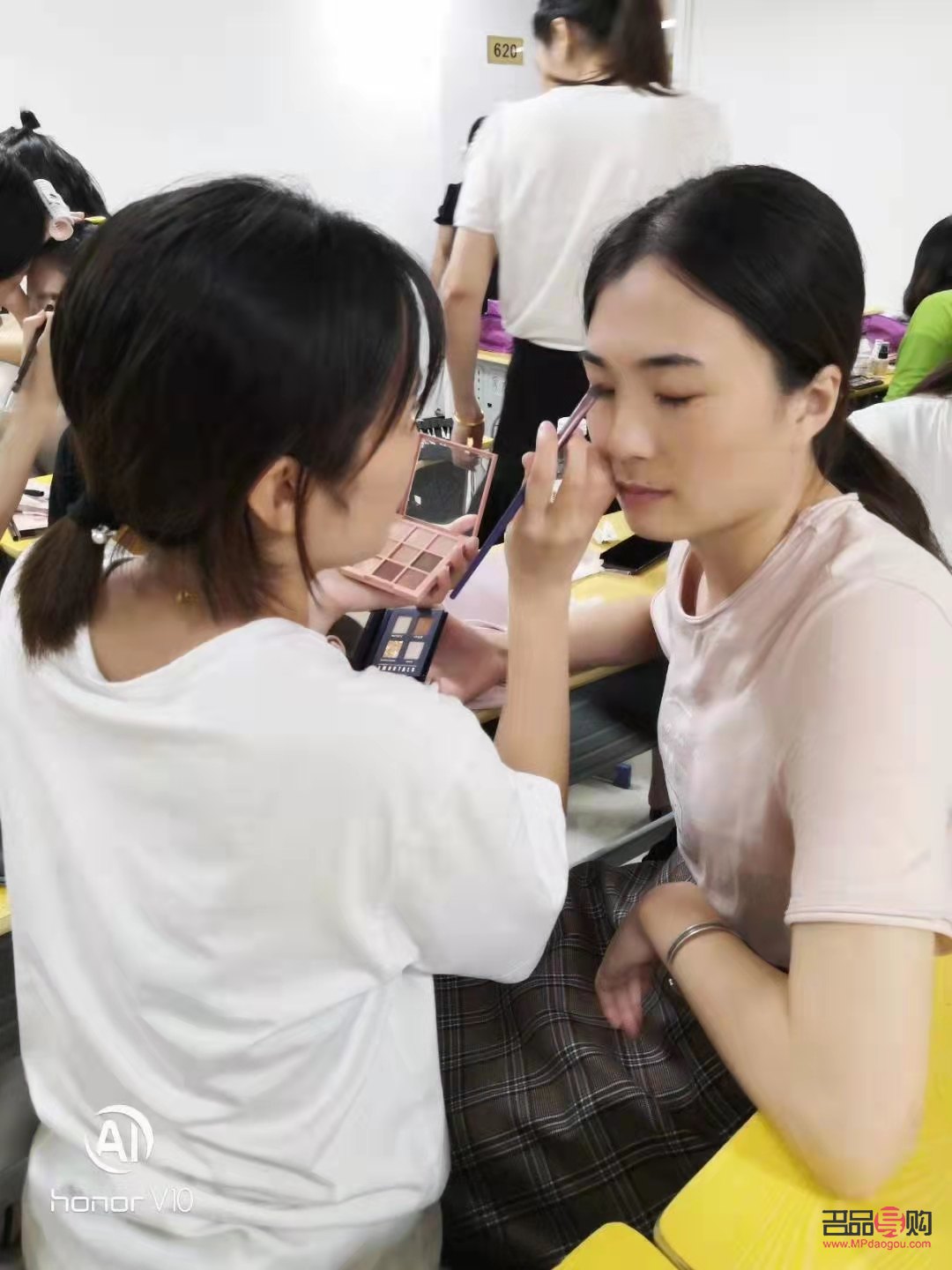 怎么上彩妆课堂(怎么上彩妆课堂呢)