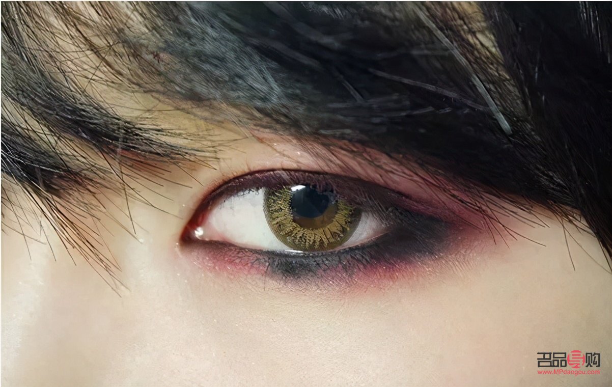 男生如何画眼妆更吸睛？