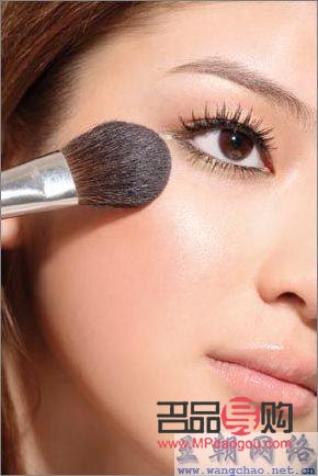 <h3>亮片彩妆画法大揭秘</h3>
