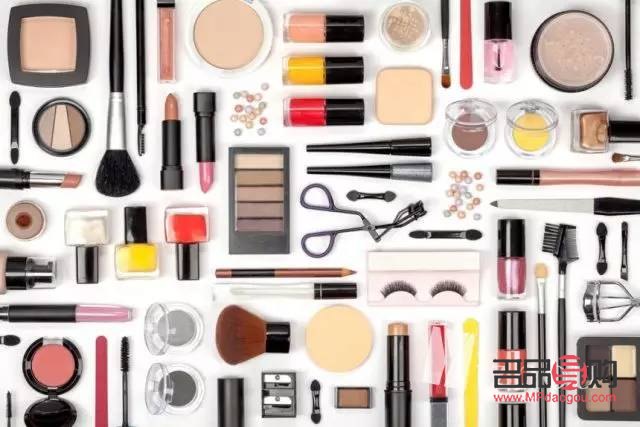 入门彩妆怎么买好(入门彩妆怎么买好呢)
