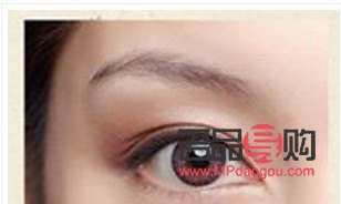 雨天彩妆怎么搭配(雨天彩妆怎么搭配好看)