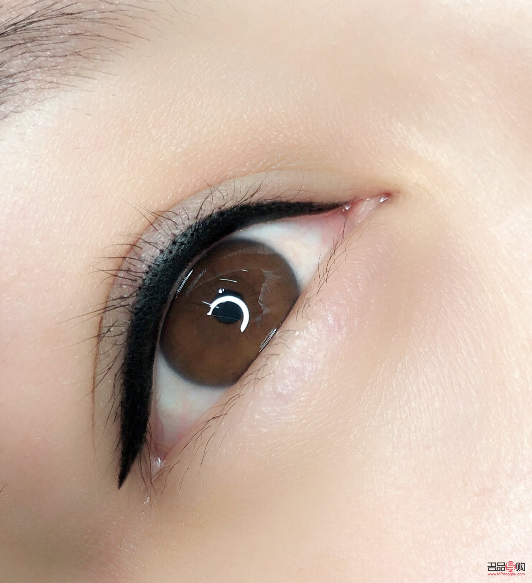 纹眼线1到7天图片(纹眼线1到7天图片眼睛会肿吗)