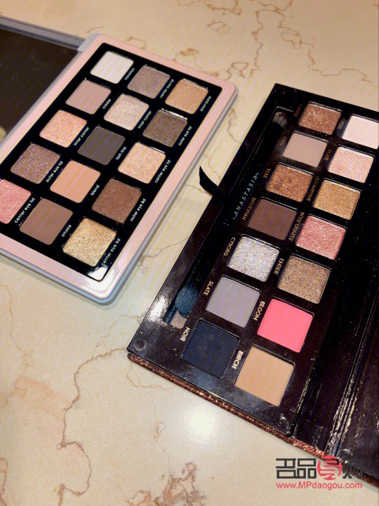 <h3>如何精准挑选适合自己的彩妆盘</h3>