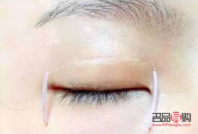 双眼皮贴选择指南：打造自然迷人电眼