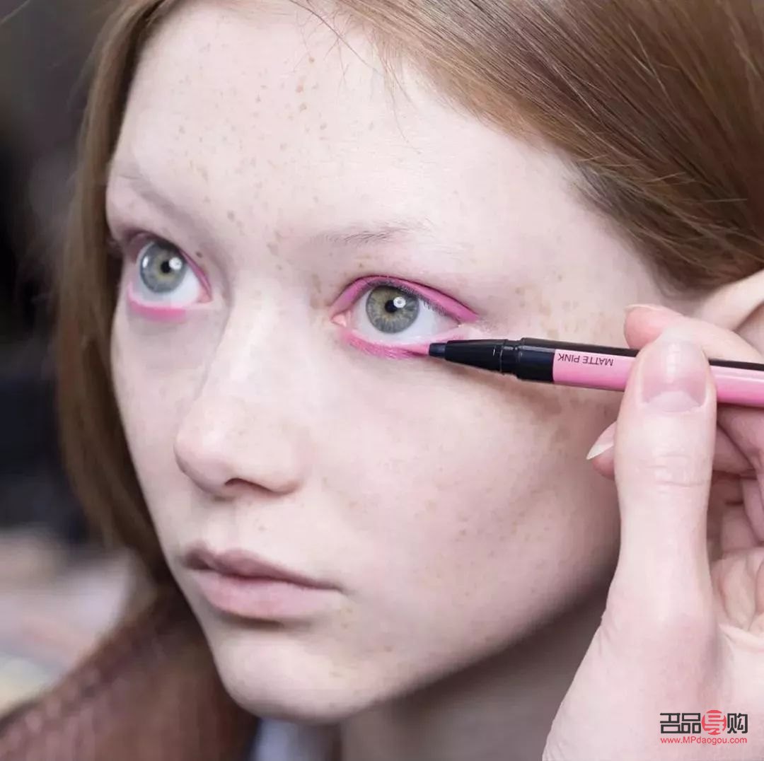 画眼线的(画眼线的作用)