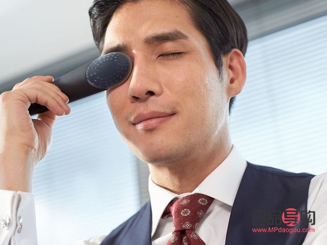 早上起床眼睛浮肿怎么回事(最近早上起床眼睛浮肿怎么回事)