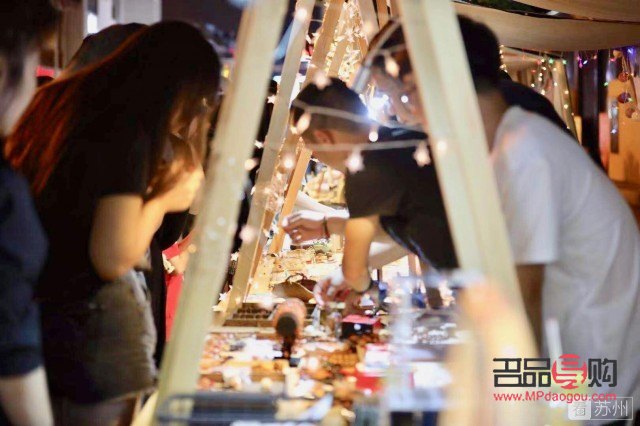 夜市有人扫礼物吗(夜市有人扫礼物吗现在)