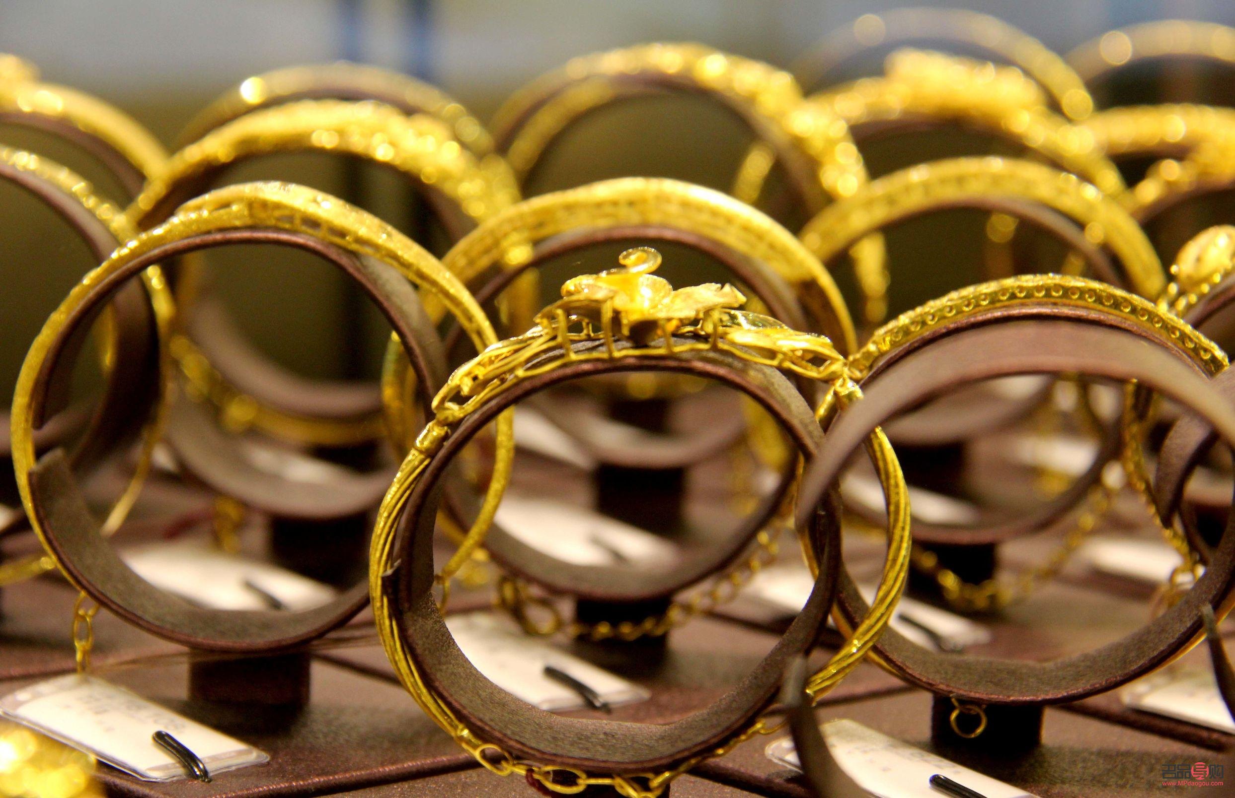 国内金价和金店金价(国内金价和金店金价一样吗) 国内金价和金店金价(国内金价和金店金价一样吗)