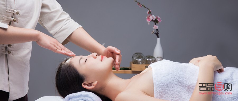 女生学美容挣钱吗(女生学美容会很挣钱吗)