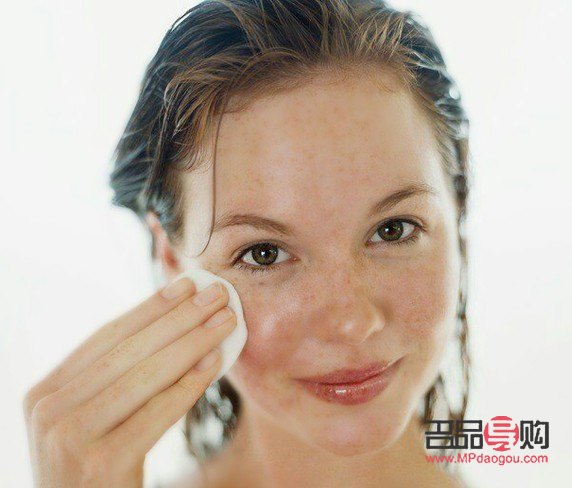 如何洗去彩妆(如何洗去彩妆的污渍)
