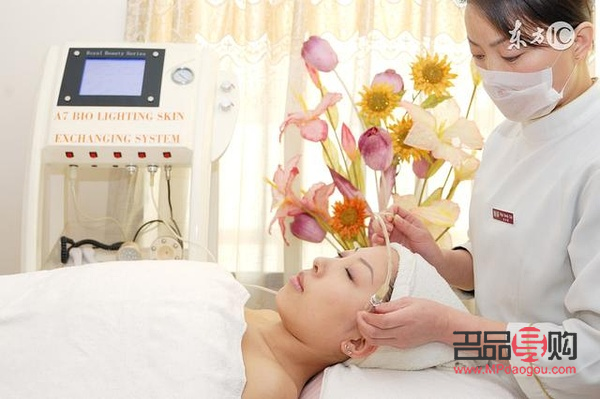 美容工作好吗？探究美容行业的优劣与发展前景