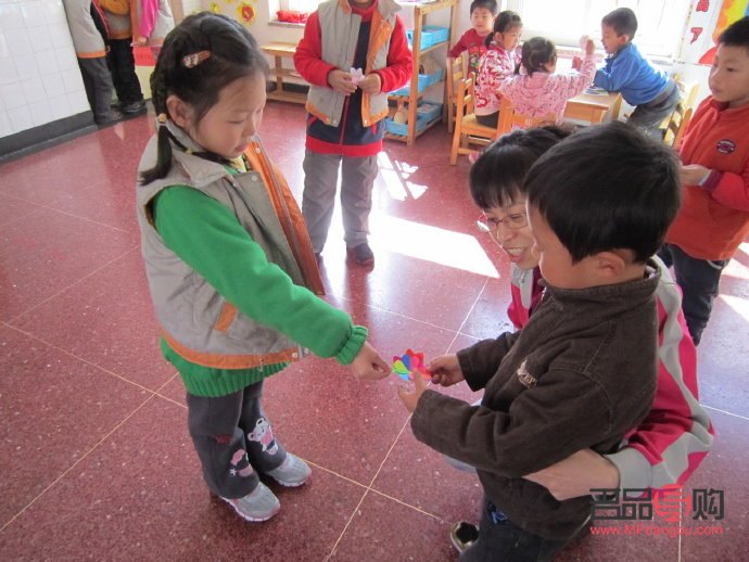 送对象妹妹礼物送什么(送对象妹妹礼物送什么花比较合适)