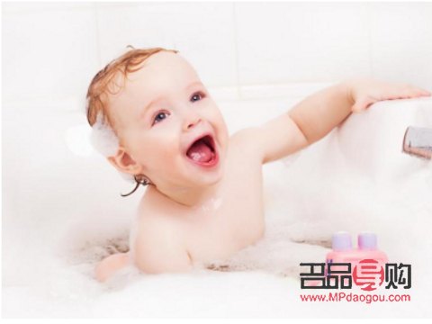<h3>宝宝洗澡：呵护娇嫩肌肤，全面护理身体</h3>