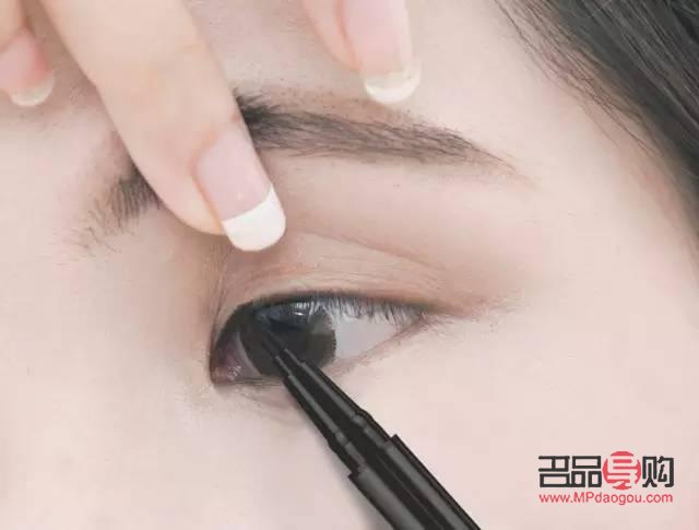 创意彩妆怎么画(创意彩妆怎么画图片)