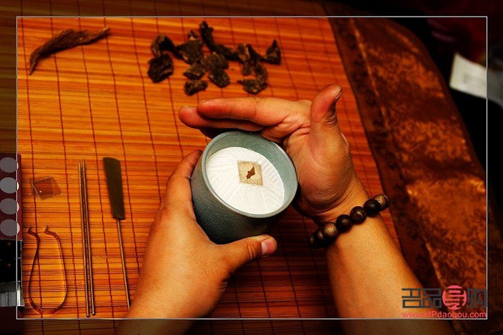 <h3>奇楠与美容：传统香材的新用途</h3>