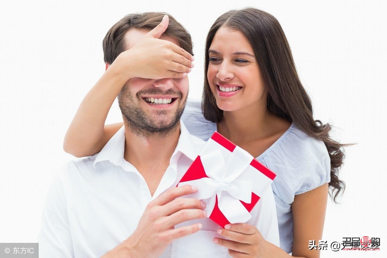 夫妻送什么礼物好(夫妻送什么礼物好一点)