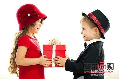 <h3>如何巧妙挑选并赠送女孩心仪的礼物</h3>