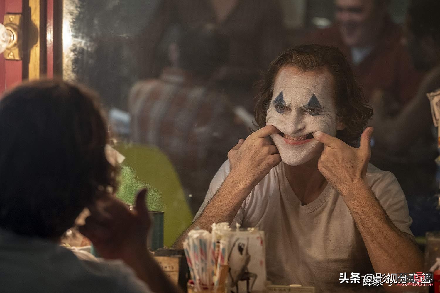 彩妆小丑怎么画(彩妆小丑怎么画图片)