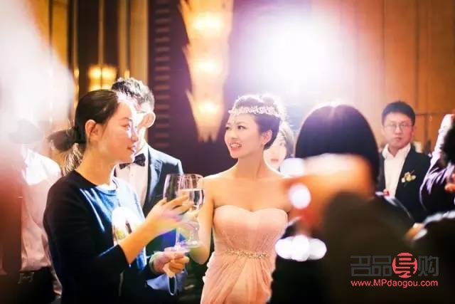 <h3>婚礼上的特别惊喜：送给心爱的老婆一份独一无二的礼物</h3>