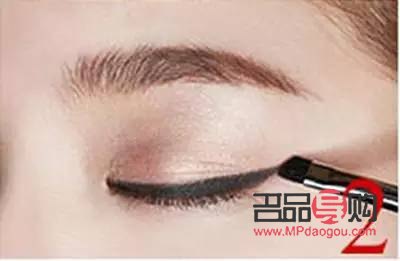 接睫毛怎么画眼线教程图片(接睫毛怎么画眼线教程图片) 接睫毛怎么画眼线教程图片(接睫毛怎么画眼线教程图片)