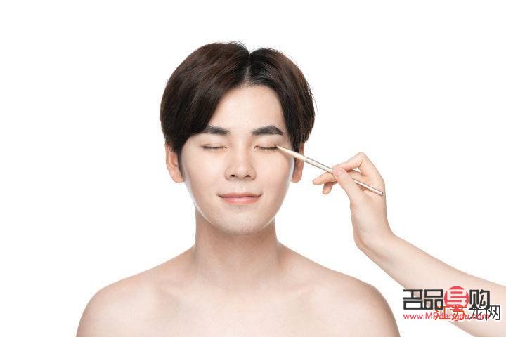 <h3>男生彩妆入门指南</h3>