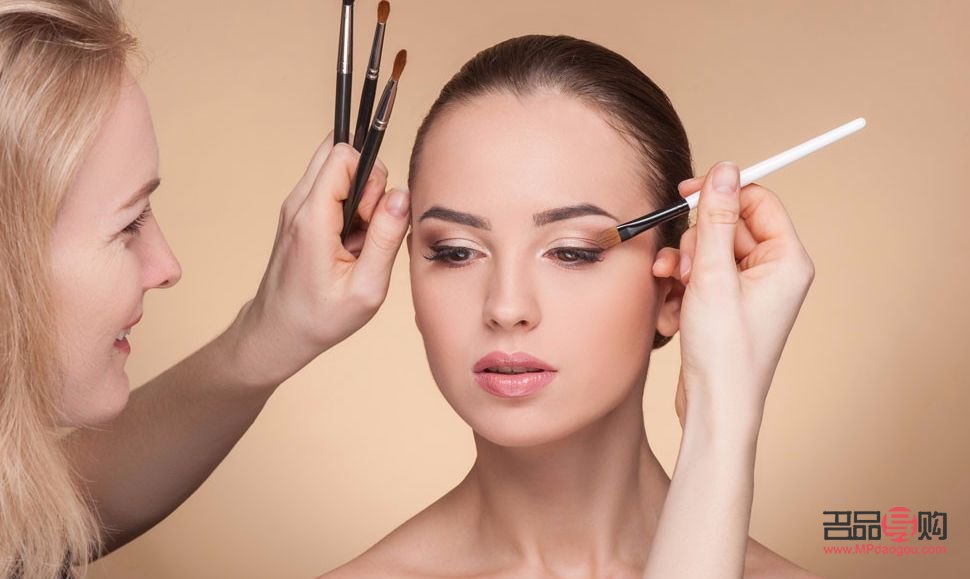 怎么鉴别彩妆真伪(怎么鉴别彩妆真伪视频)
