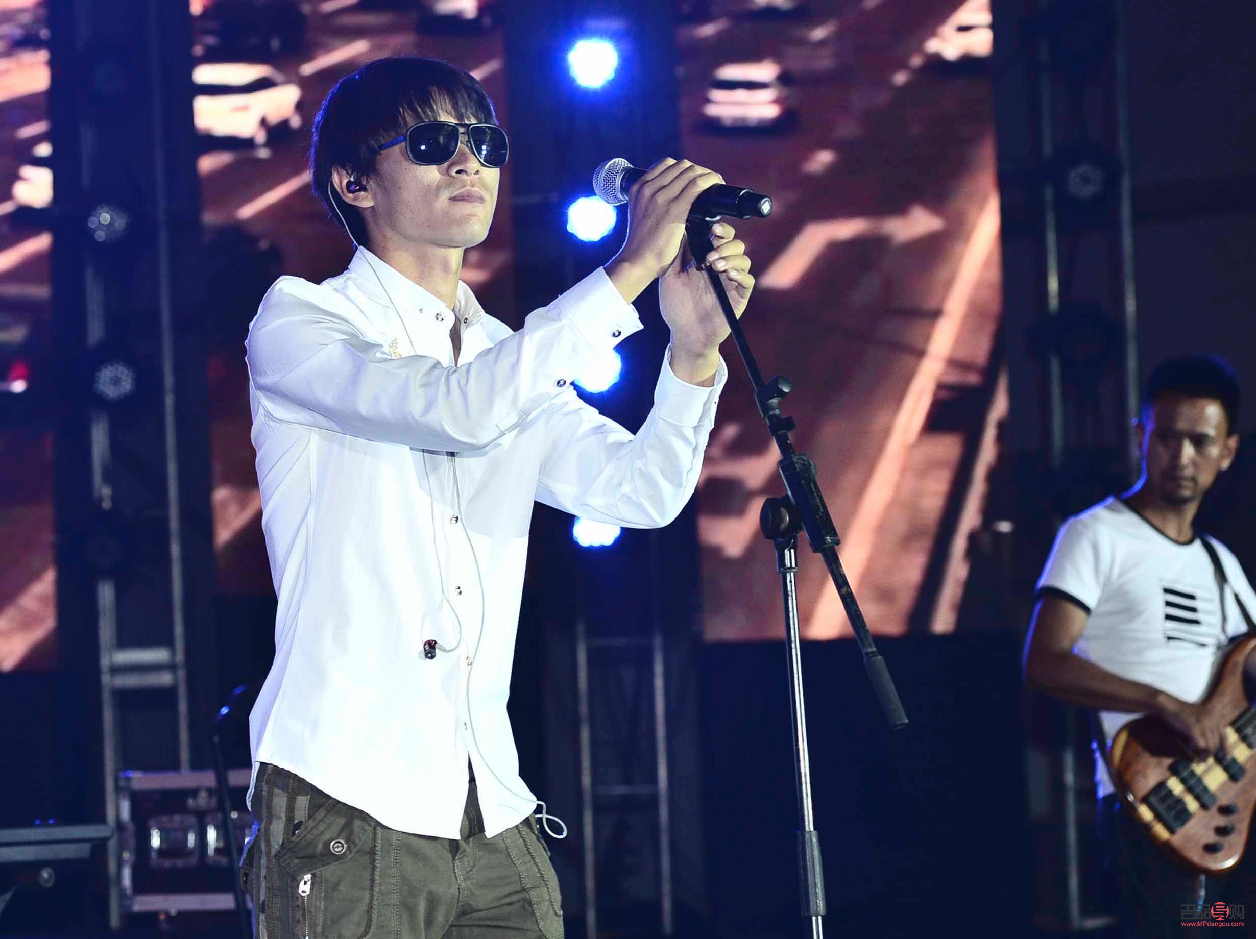 <h3>深情之选：触动妈妈心灵的礼物</h3>