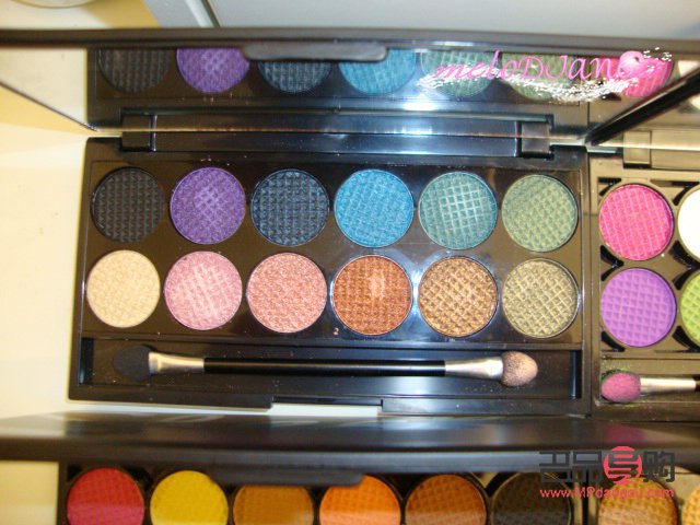 涂眼影的正确方法图片(涂眼影的正确方法图片视频)