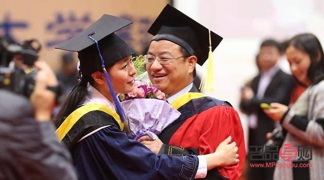 硕士送导师什么礼物(硕士送导师什么礼物比较好)