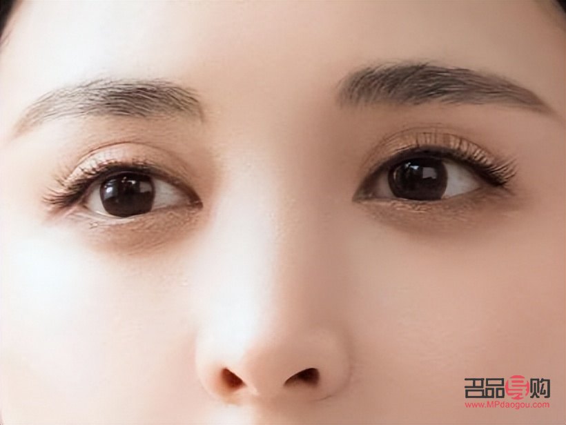 <h3>提眉与双眼皮:哪个效果更佳?</h3> <h3>提眉与双眼皮:哪个效果更佳?</h3>