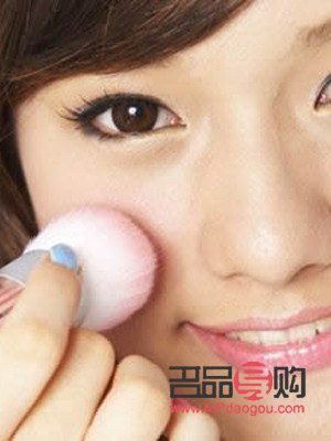 美女彩妆怎么画(彩妆绘画美人图)