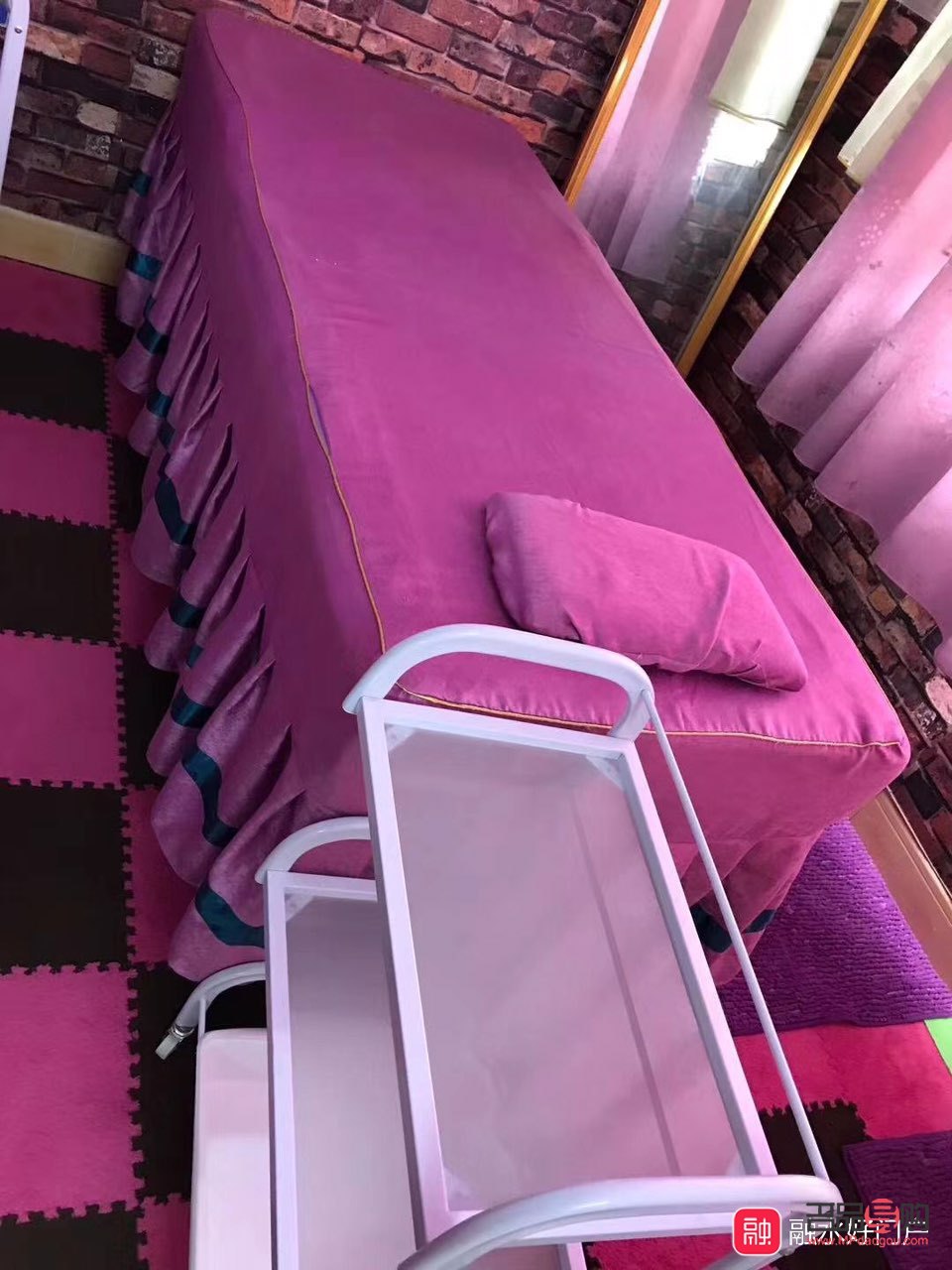 <h3>哪里有二手美容床？寻找优质二手美容床的全攻略</h3>