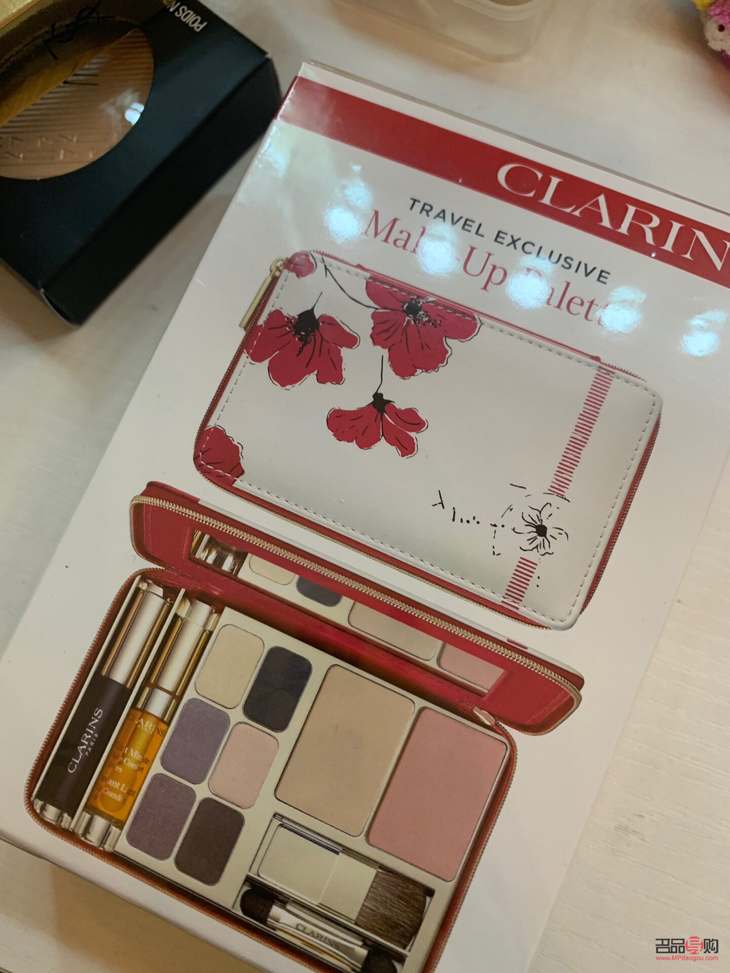 <h3>娇韵诗彩妆盒评测与使用心得</h3>