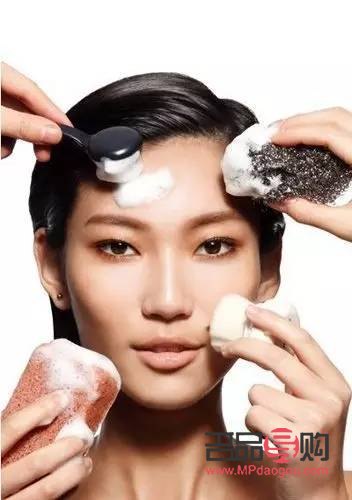 怎么快速清理彩妆(怎么快速清理彩妆残留)