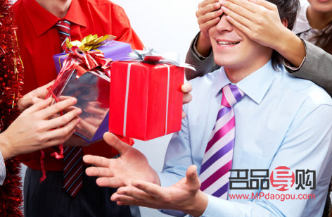 回村送长辈礼物怎么说(回村送长辈礼物怎么说话)