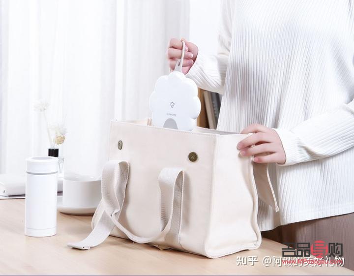 <h3>选择适合老人的礼物：关爱与实用的完美结合</h3>