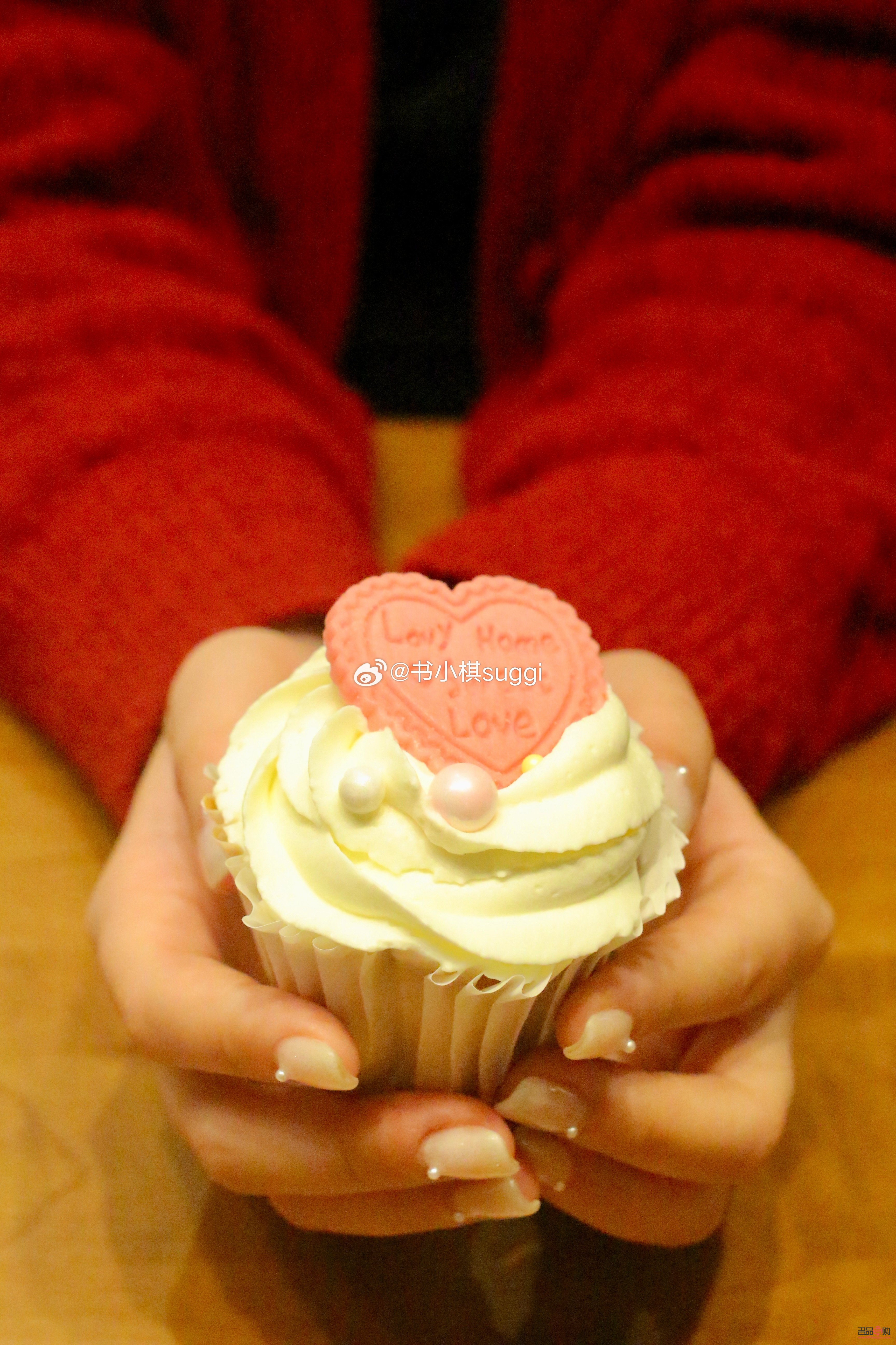 做蛋糕时添加哪些美味礼物来增添风味？