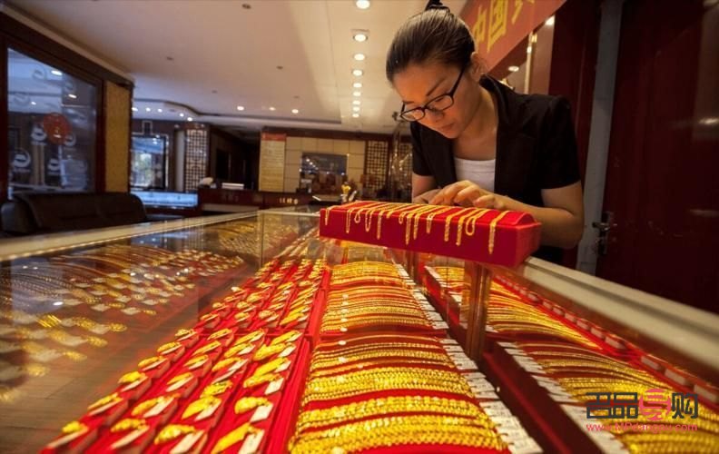 现在黄金金店卖多少钱一克(现在黄金金店卖多少钱一克呢)