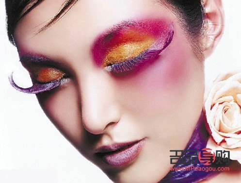 花脸彩妆怎么保养(花脸彩妆怎么保养好看)