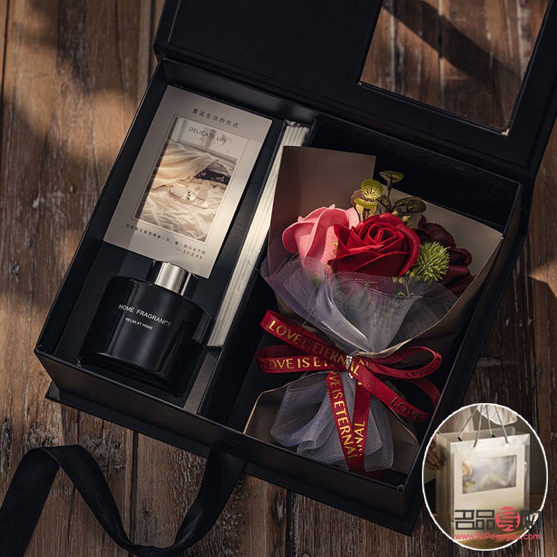 新人入职送什么礼物呢(新人入职送什么礼物呢女生)