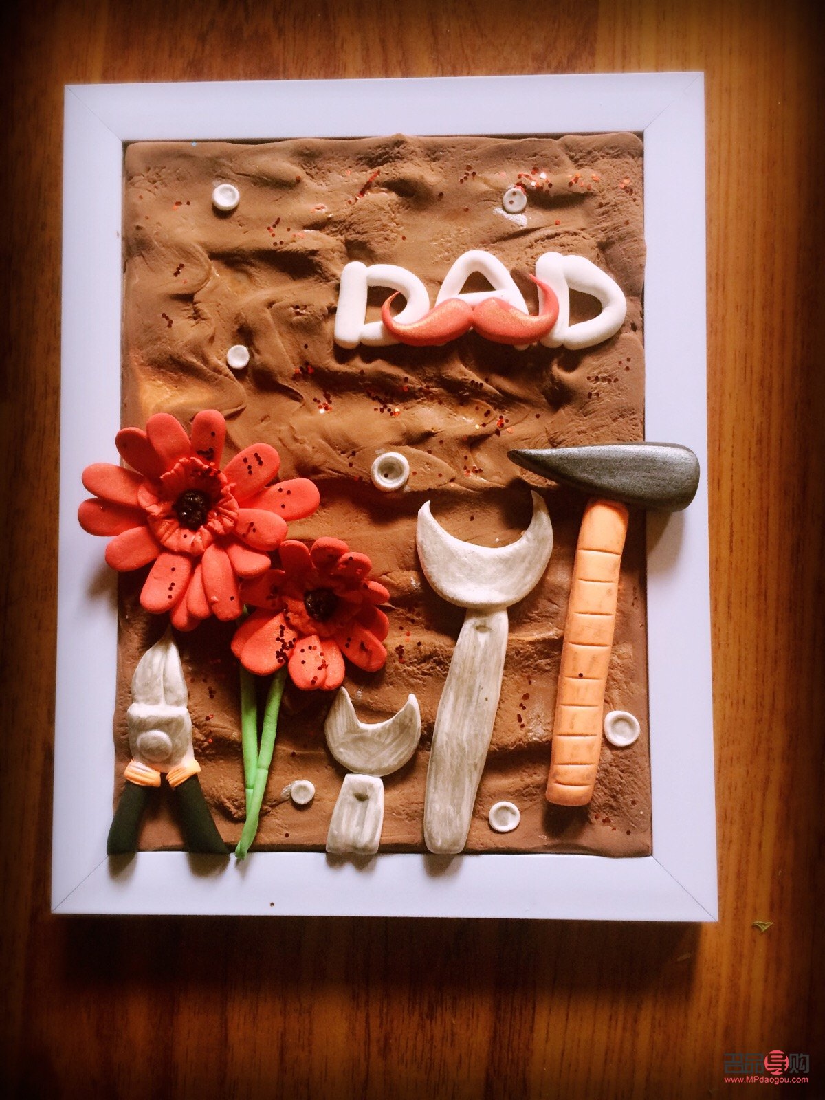 <h3>父亲节粘土礼物制作指南</h3>