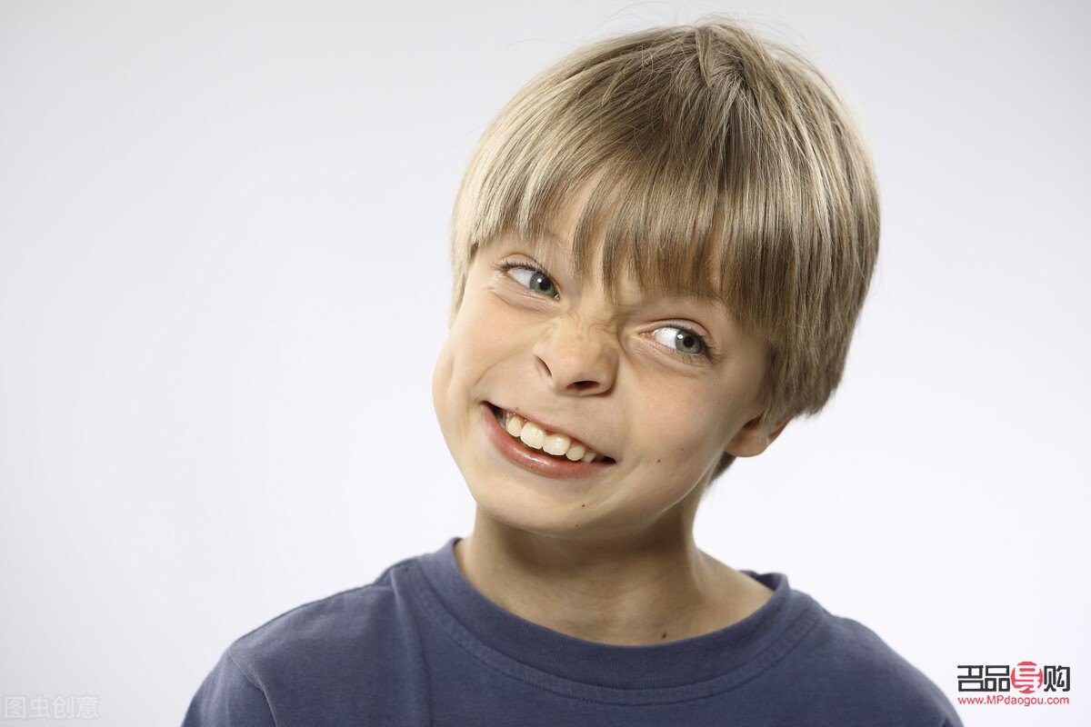 小孩眼睛老是斜瞟(孩子眼睛时不时斜瞟一下) 小孩眼睛老是斜瞟(孩子眼睛时不时斜瞟一下)