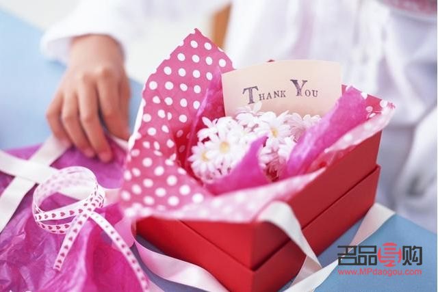 娶二婚女孩送什么礼物(娶二婚女孩送什么礼物比较好)