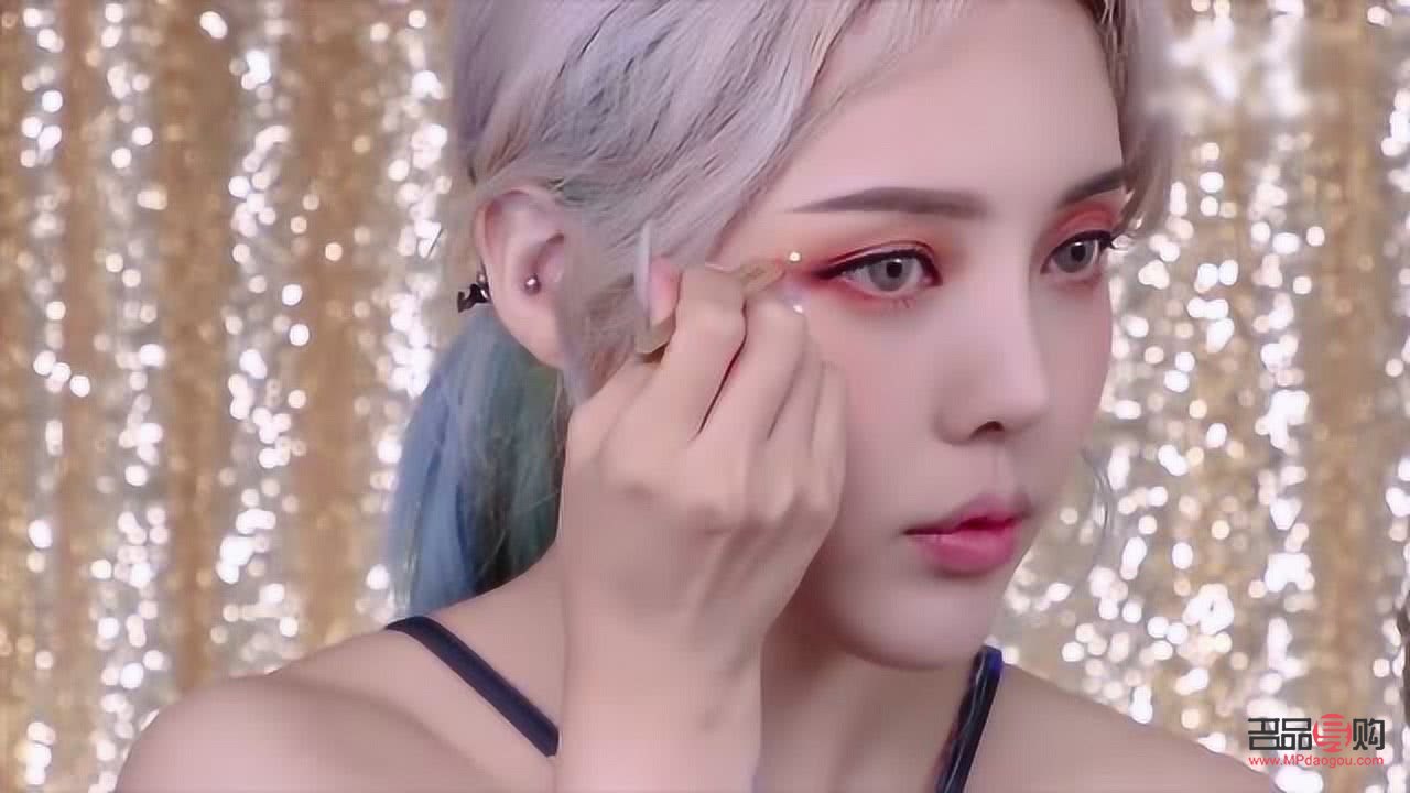 彩妆爱心怎么化妆(彩妆爱心怎么化妆好看)