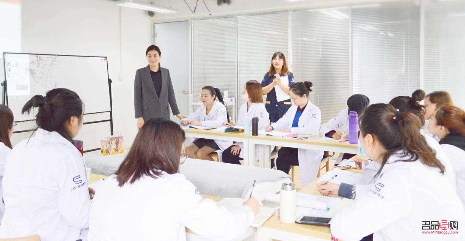 <h3>美容学习，选择哪家机构更优秀？</h3>